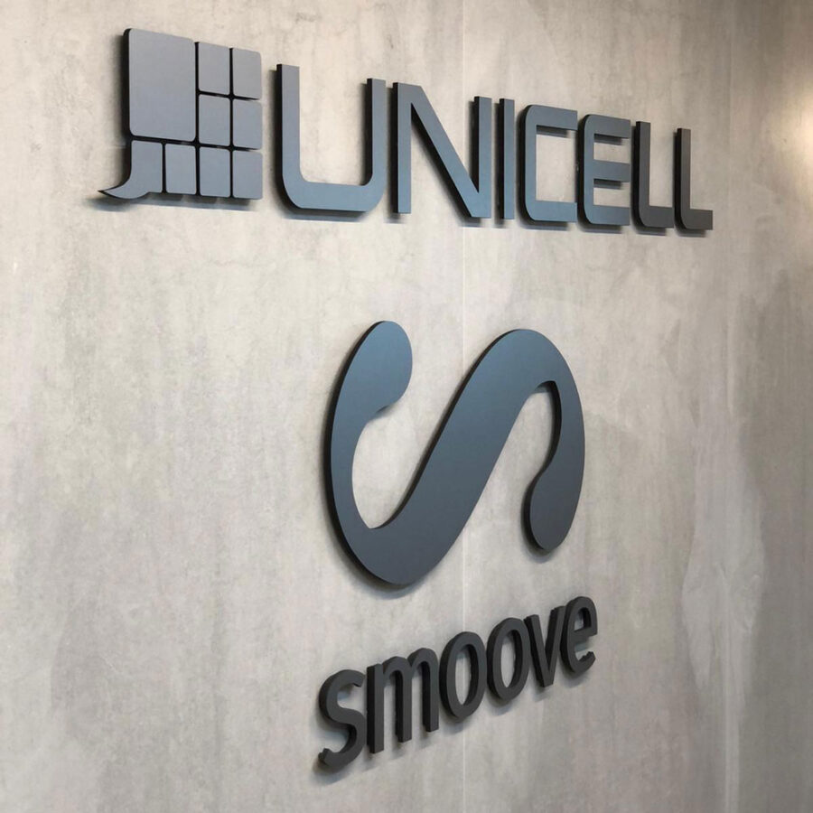 לוגו תלת מימד 3 חיתוך אותיות תלת מימד UNICELL SMOOVE